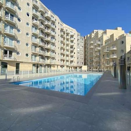 Appartement Met Zeezicht, Zwembad & Garage Ostenda Esterno foto