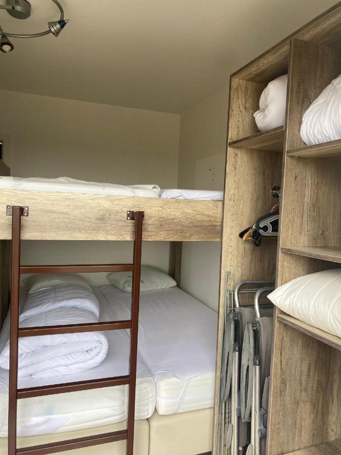 Appartement Met Zeezicht, Zwembad & Garage Ostenda Esterno foto
