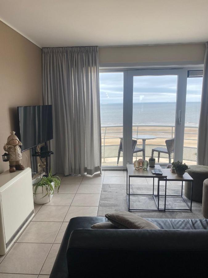 Appartement Met Zeezicht, Zwembad & Garage Ostenda Esterno foto