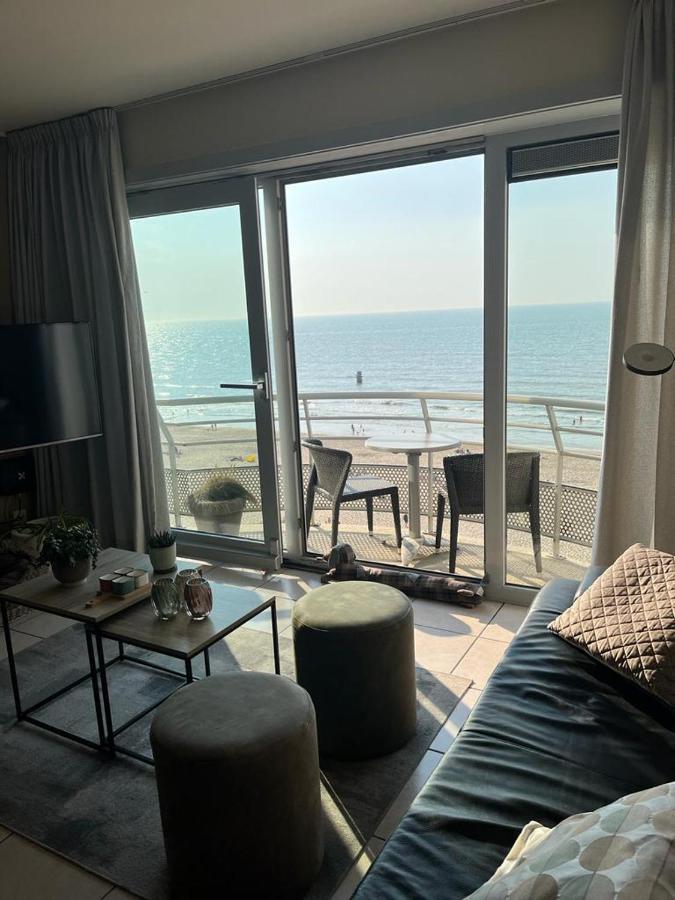 Appartement Met Zeezicht, Zwembad & Garage Ostenda Esterno foto