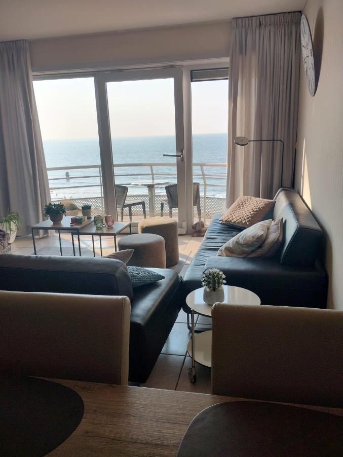 Appartement Met Zeezicht, Zwembad & Garage Ostenda Esterno foto